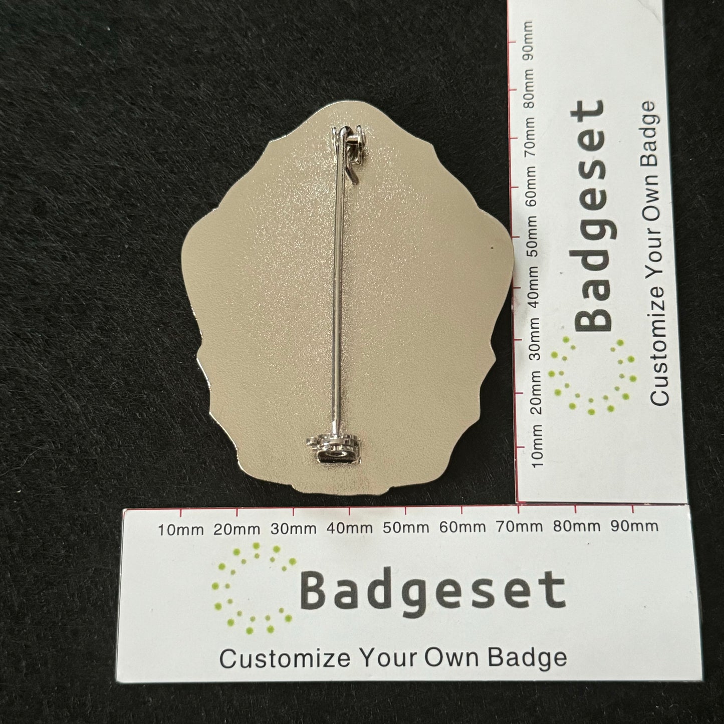 Customizable Badge BA55