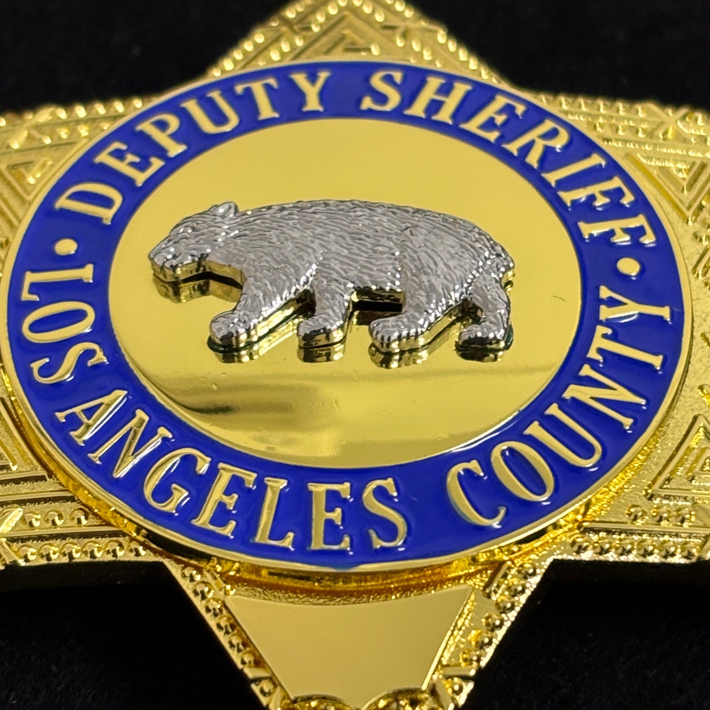 LASD Adjunto del Sheriff del Condado de Los Ángeles, insignia de oso, número personalizado, réplica de accesorios de cine