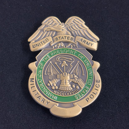 Replika des Militärpolizeiabzeichens der US-Armee, Filmrequisiten