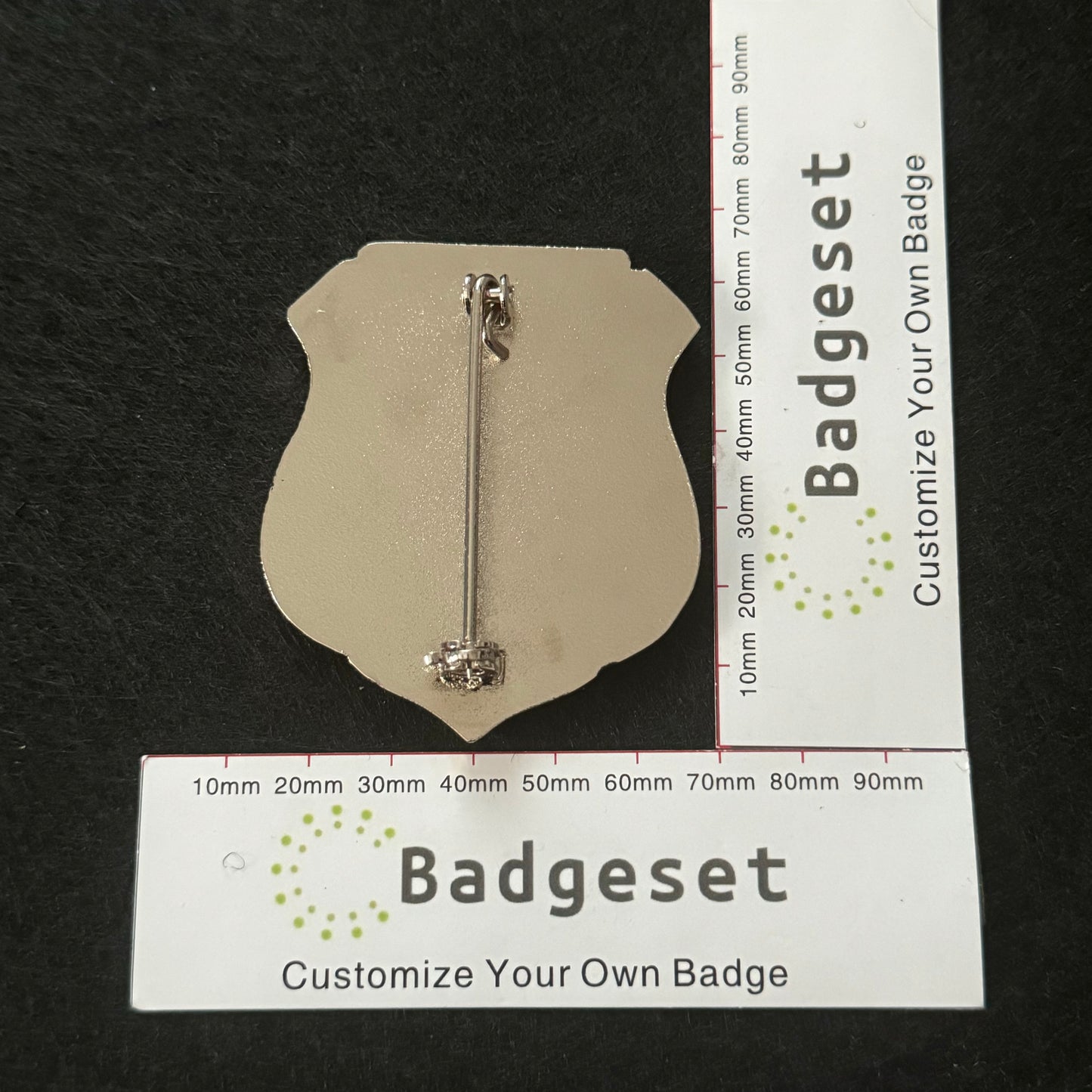 Customizable Badge BA56