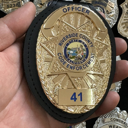 Customizable Badge BA07