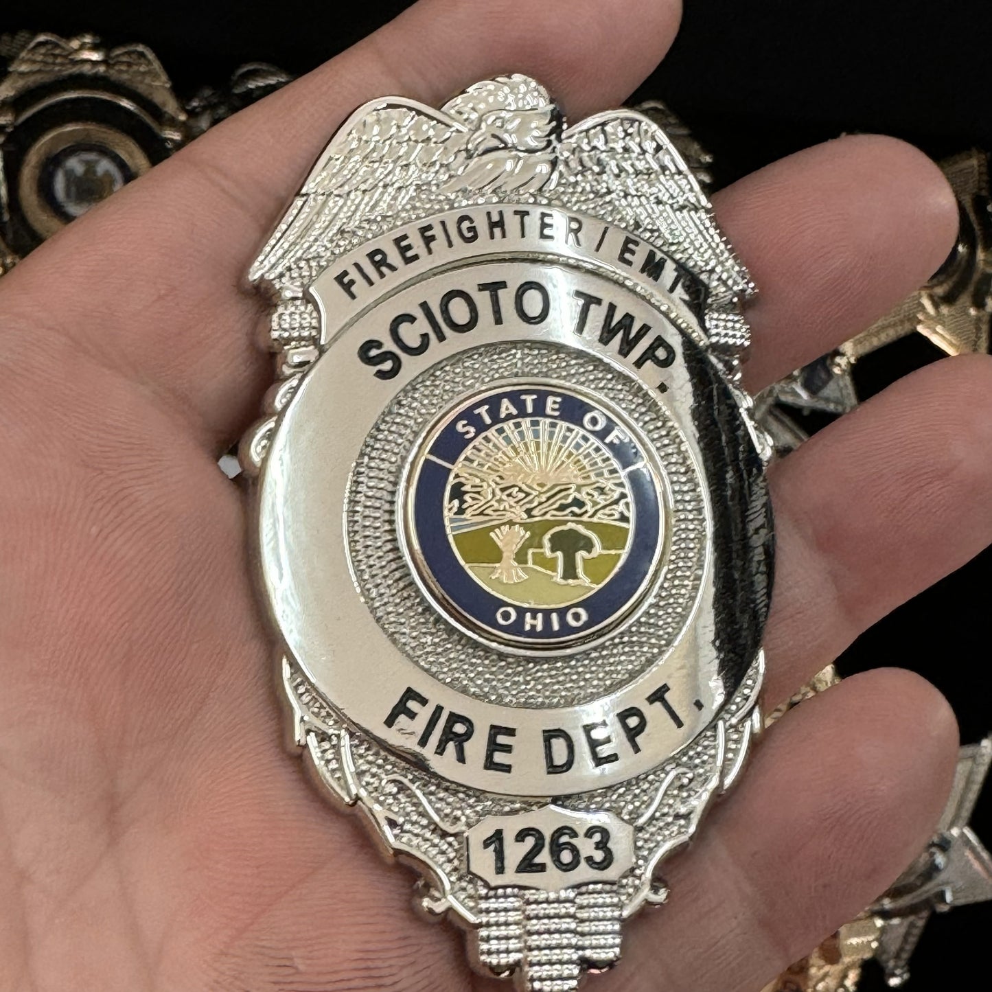 Customizable Badge BA16