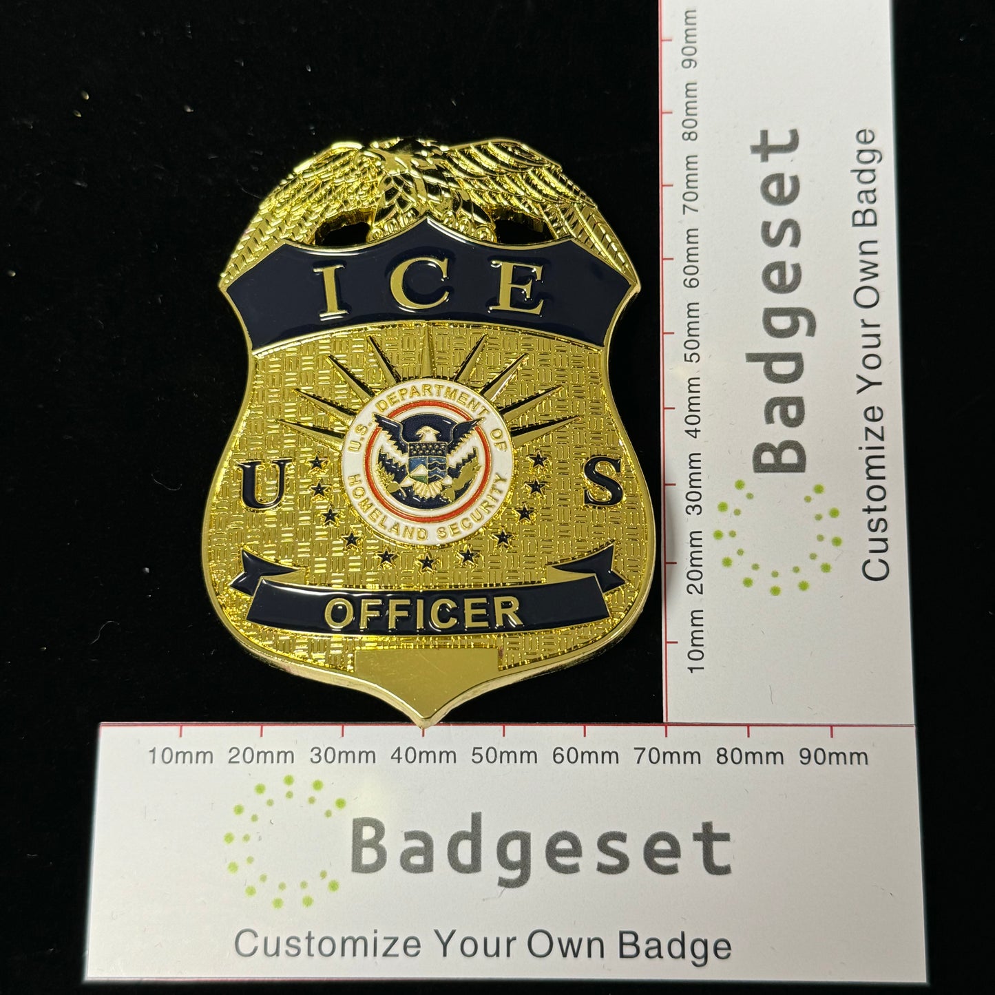 Replik des US ICE-Offiziersabzeichens, Filmrequisiten