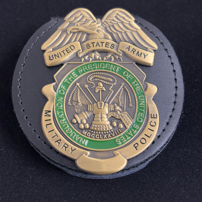 Replika des Militärpolizeiabzeichens der US-Armee, Filmrequisiten
